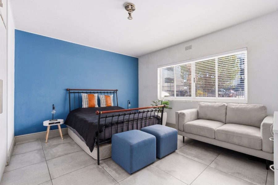 2 Bedroom Property for Sale in Sea Point Western Cape